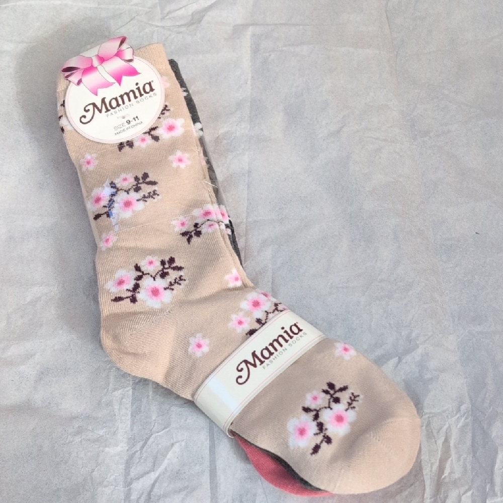 Mamia Beige Crew Socks with Pink Cherry Blossom Motif